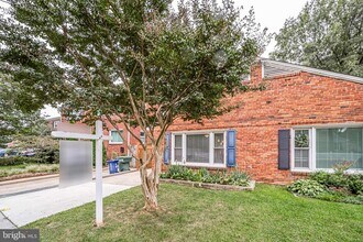 706 W Glebe Rd in Alexandria, VA - Building Photo - Building Photo