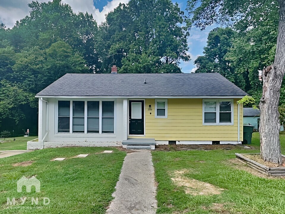 209 Graham St in Gastonia, NC - Building Photo