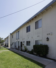 Andrews Street Apartments in Tustin, CA - Building Photo - Building Photo