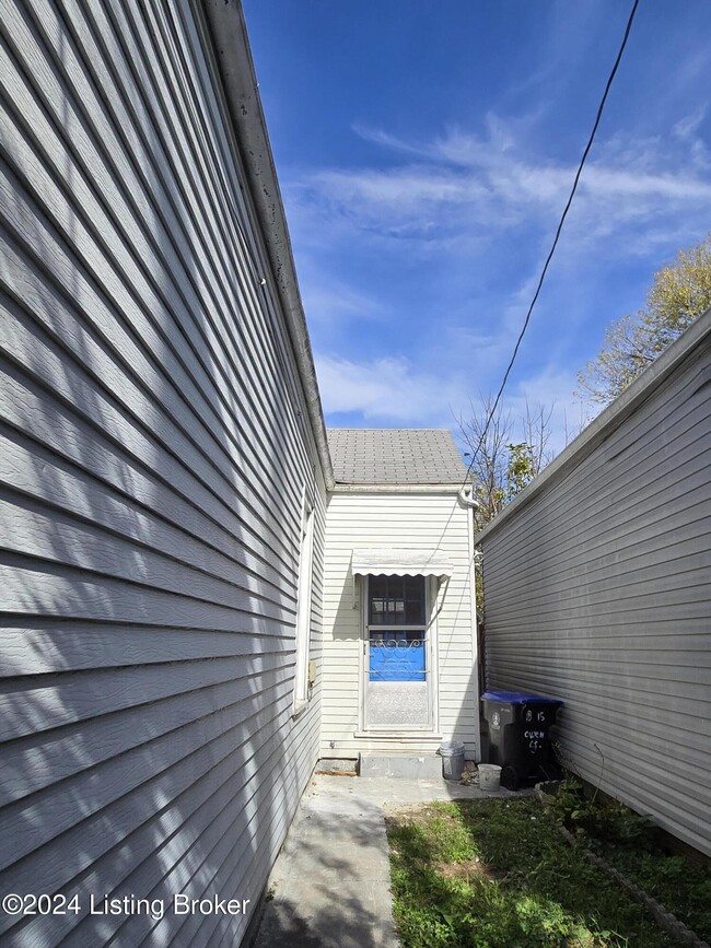 1815 Owen St in Louisville, KY - Foto de edificio - Building Photo