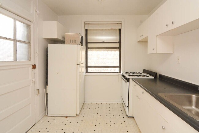 2332.5 N Spaulding Ave in Chicago, IL - Building Photo - Building Photo