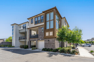 Fillmore at Boulevard in Dublin, CA - Foto de edificio - Building Photo