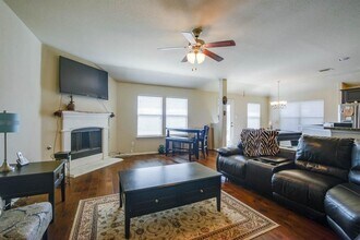 1014 Lake Grove Dr in Little Elm, TX - Building Photo - Building Photo