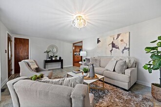 1685 Sheffer Road in Aurora, IL - Building Photo - Building Photo