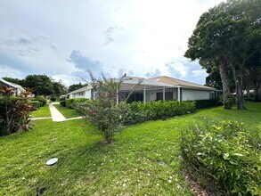 1702 Silverleaf Oak Ct in Palm Beach Gardens, FL - Foto de edificio - Building Photo