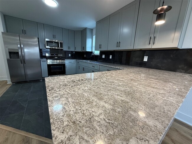 611 N Eastwood St in Houston, TX - Building Photo - Building Photo