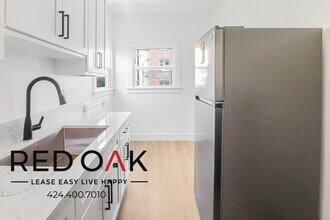 2919 W 8th St in Los Angeles, CA - Foto de edificio - Building Photo