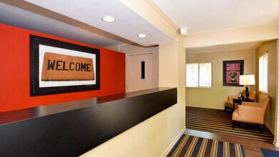 2030 Craig Rd in St. Louis, MO - Building Photo - Building Photo