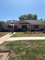 8450 Bigwood St in Houston, TX - Building Photo