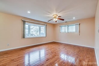174 Winthrop Rd in Edison, NJ - Building Photo - Building Photo