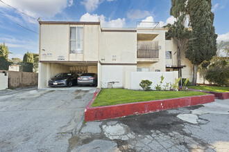 6828 Fulton Ave in North Hollywood, CA - Building Photo - Building Photo