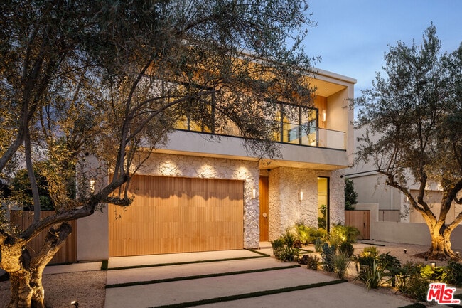 4724 Lemona Ave in Los Angeles, CA - Building Photo - Building Photo