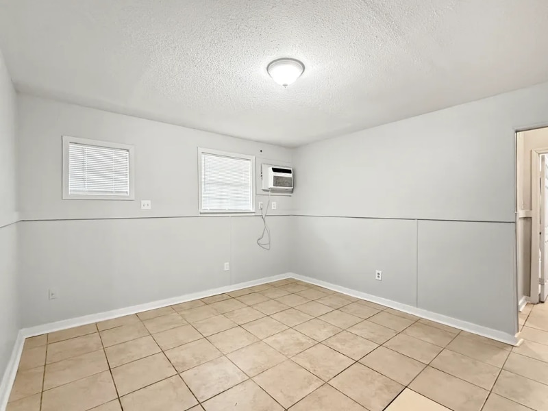 524 Starrett Rd in River Ridge, LA - Building Photo