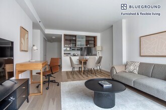 535 W 23rd St in New York, NY - Building Photo - Building Photo