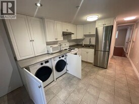 4585 Commercial St in Vancouver, BC - Building Photo