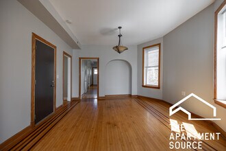 3110 W Fullerton Ave, Unit 2 in Chicago, IL - Building Photo - Building Photo