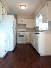 1247 Doreen Ave in Waterloo, IA - Building Photo - Building Photo