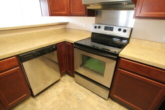 306 Beeline Rd, Unit #8 in Holland, MI - Foto de edificio - Building Photo