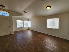 4449 Cielo Ln in Las Vegas, NV - Building Photo - Building Photo