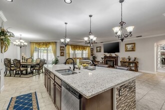 111 Enclave Ave in DeLand, FL - Foto de edificio - Building Photo