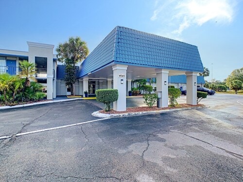 4645 N Socrum Loop Rd in Lakeland, FL - Building Photo - Building Photo