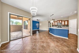 2115 W Le Marche Ave in Phoenix, AZ - Building Photo - Building Photo