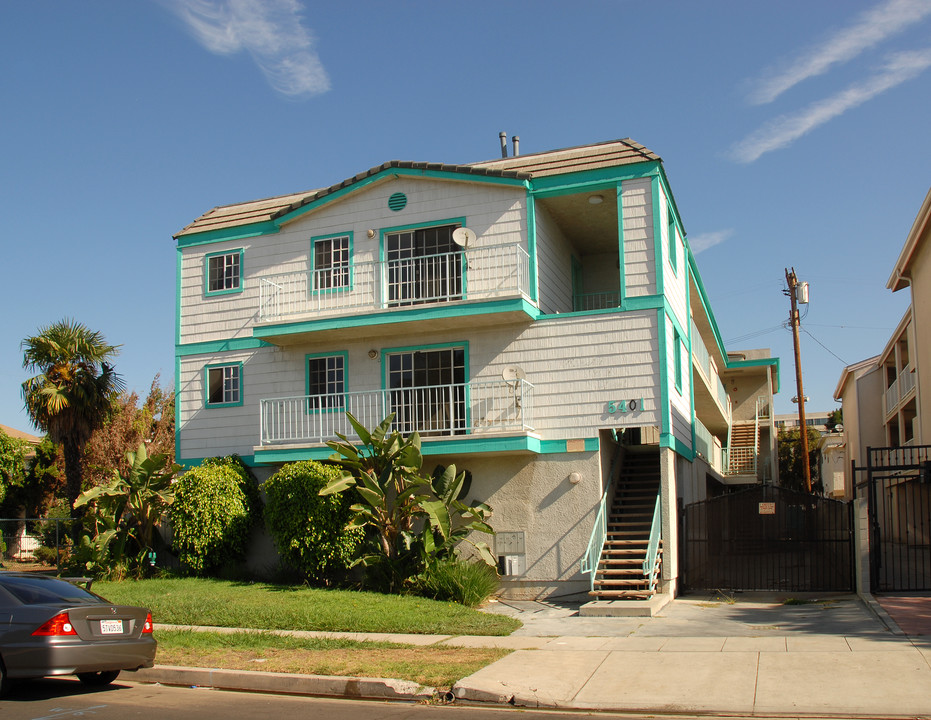 5401 W 93rd St in Los Angeles, CA - Building Photo