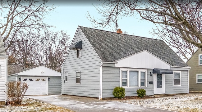 27151 Farringdon Ave in Euclid, OH - Building Photo - Building Photo