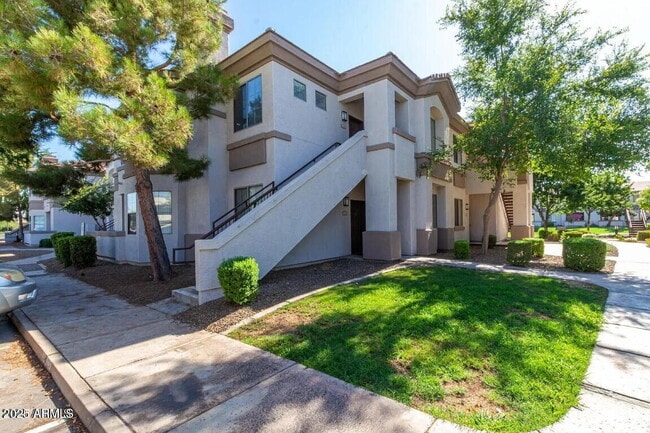 property at 1941 Pierpont Dr