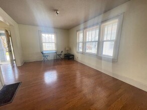 1234 E Page St in Springfield, MO - Building Photo - Building Photo