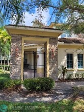 8501 Butler Greenwood Dr in Royal Palm Beach, FL - Building Photo - Building Photo