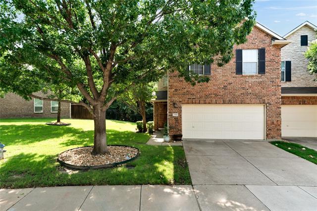 2901 Muirfield Dr in Lewisville, TX - Building Photo