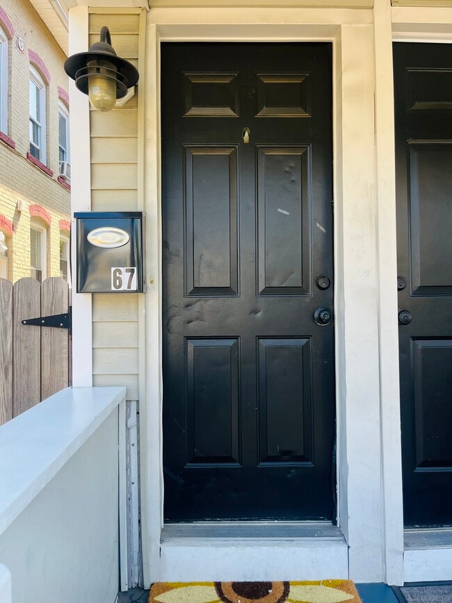 67 Maplewood Ave in Bridgeport, CT - Building Photo - Building Photo