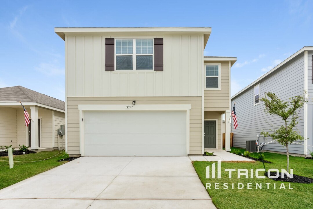 14339 Palm Ridge in San Antonio, TX - Foto de edificio