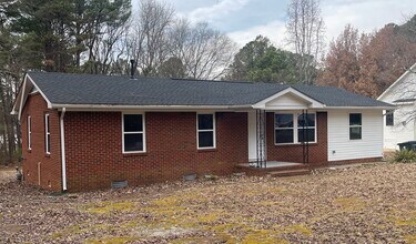 1617 N Main St in Holly Springs, NC - Building Photo - Building Photo