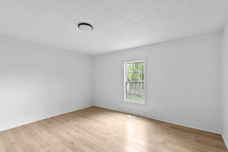2700 Forestdale Blvd in Adamsville, AL - Foto de edificio - Building Photo
