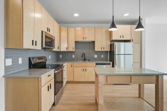 Irwin in Madison, WI - Building Photo - Building Photo