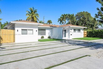 10801 Peachtree Dr in Miami, FL - Foto de edificio - Building Photo