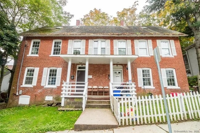 76 4th St in Norwich, CT - Building Photo - Building Photo
