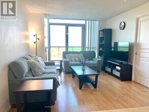 4879-4879 Kimbermount Ave in Mississauga, ON - Building Photo - Building Photo