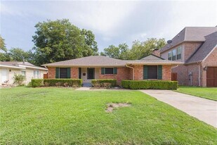 10302 Linkwood Dr in Dallas, TX - Building Photo