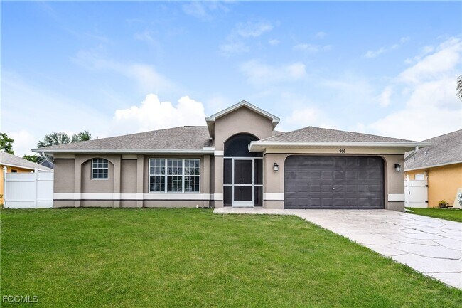 property at 916 SE 33rd Terrace
