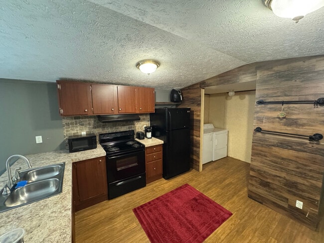property at 871 Fairgarden Cir