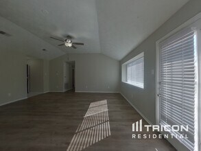 2802 N Spring Dr in Spring, TX - Building Photo - Building Photo