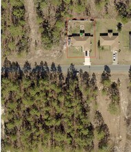 1211 W Newbury St in Citrus Springs, FL - Building Photo - Building Photo