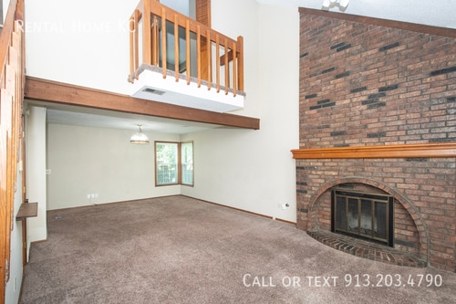 735 S Avalon Cir in Olathe, KS - Building Photo - Building Photo