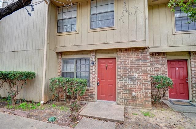 property at 740 Bluebonnet Dr