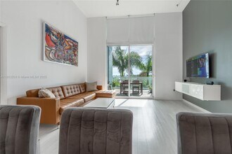 1900 N Bayshore Dr in Miami, FL - Foto de edificio - Building Photo