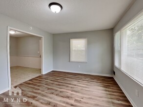 706 Pond St in Clayton, NC - Building Photo - Building Photo