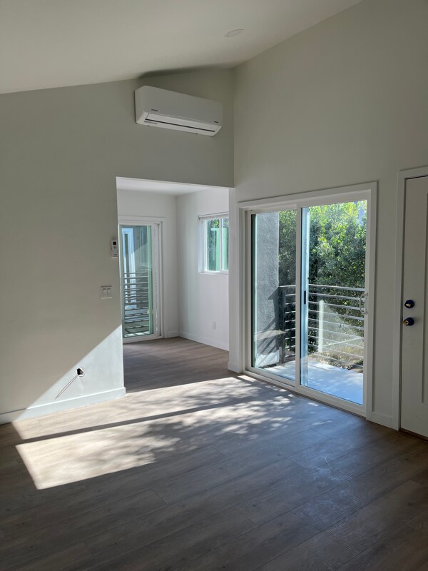 4732 Bancroft St-Unit -6 in San Diego, CA - Building Photo - Building Photo